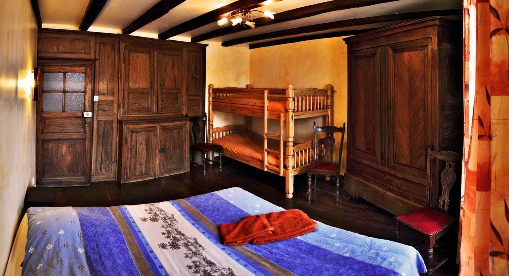 La Ferme Des 3 Suissesses Bed & Breakfast Saint-Paul  Oda fotoğraf